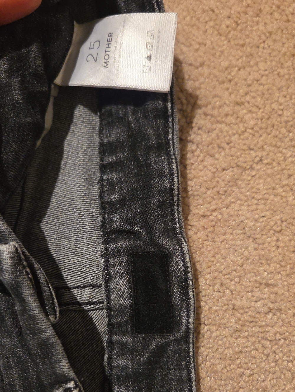 MOTHER Looker Ankle Fray Black Jeans